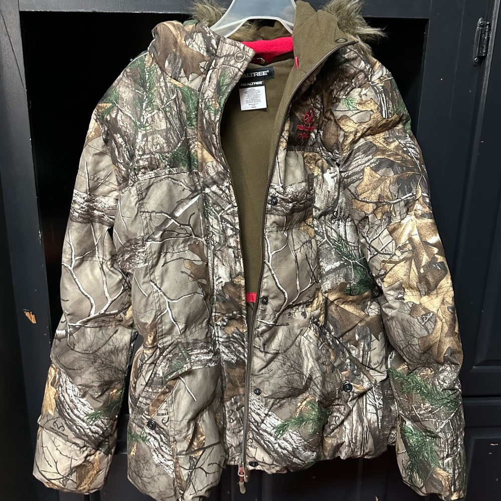 Womens Real Tree hooded puffer jacket